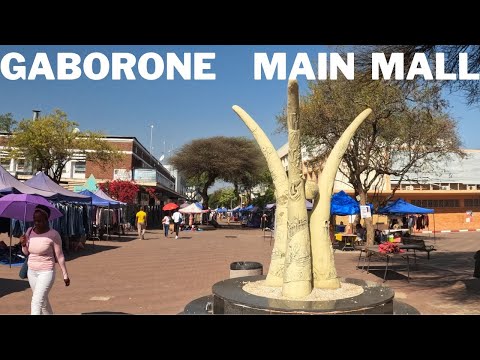 Gaborone - walking in the Main Mall - Botswana