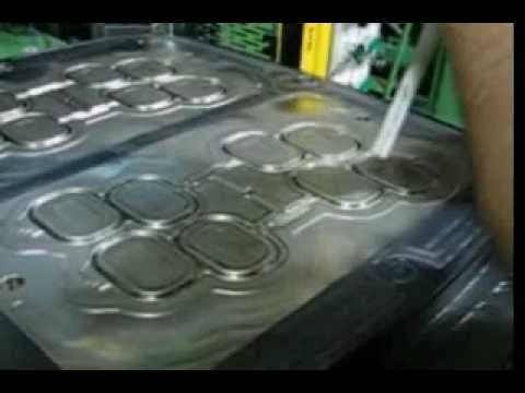 How to clean rubber mold