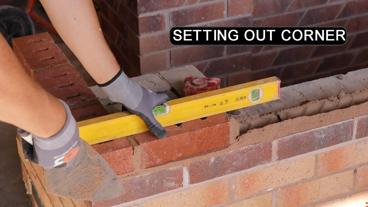 Bricklaying Lesson - How to set out corner