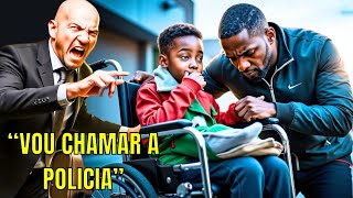 GERENTE RACISTA Expulsa Pai de Menino CADEIRANTE de Restaurante