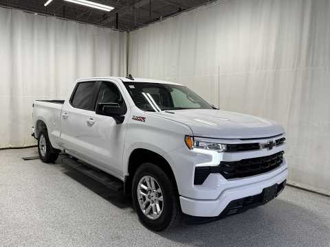 2022 Chevrolet Silverado 1500 Crew Cab Standard Box 4-Wheel Drive RST in White for sale at Park Mazda in Sherwood Park, AB