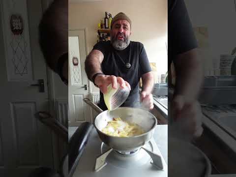 Cum sa faci PASTE CARBONARA CU SMANTANA