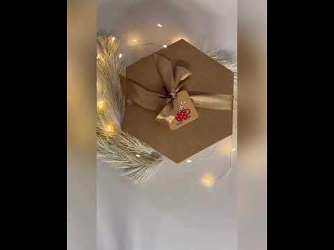 Подарунковий бокс № 5"Романтична атмосфера": LED свічки чайні 12 шт., гірлянда пробка колір теплий 5 шт., LED свічки чайні плаваючі 5 шт.