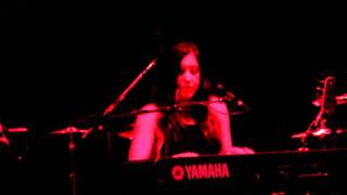 Vanessa Carlton in Columbus, OH (Newport) - "Hear The Bells"