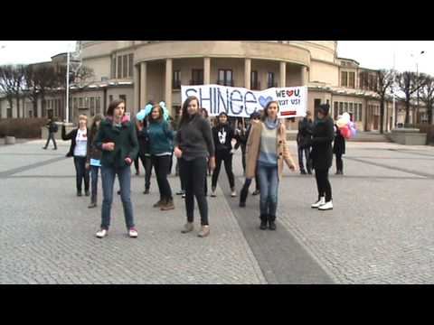 120122 Music Bank Flashmob, Wrocław (2)