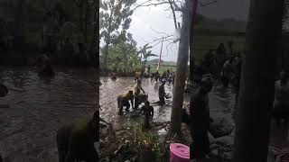 Download lagu Keseruan lomba tangkap ikan lele di kolam air keruh ndut ndutan memeriahkan HUT RI ke 80 2025 mp3 Download lagu Keseruan lomba tangkap ikan lele di kolam air keruh ndut ndutan memeriahkan HUT RI ke 80 2025 mp3