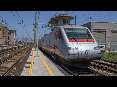 Incrocio a Villa S.Giovanni! FR 9658 Reggio C. C.le - Milano C.le FA 8333 Roma T.ni - Reggio C. C.le