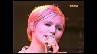 The Cardigans Live NME Brat Bus Tour 1996 (5) - Daddy&#39;s Car