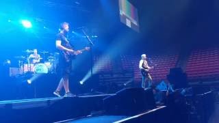 blink-182 Sound Check (She's Out of Her Mind)