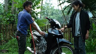 Download lagu Pao's joy at buying a new motorbike | The small hut is about to take shape mp3