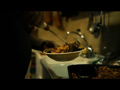 VITA DA PASCIÀ - ROOM X PIVE (Official Video)