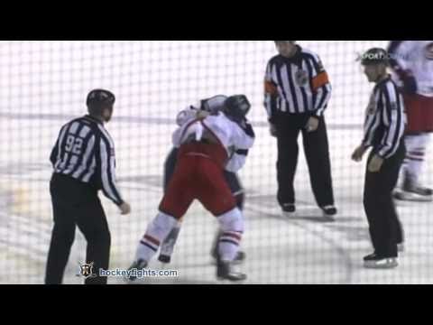 Derek MacKenzie vs Blake Geoffrion