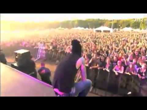 Alter Bridge: "Metalingus" Live at Pink Pop 2011