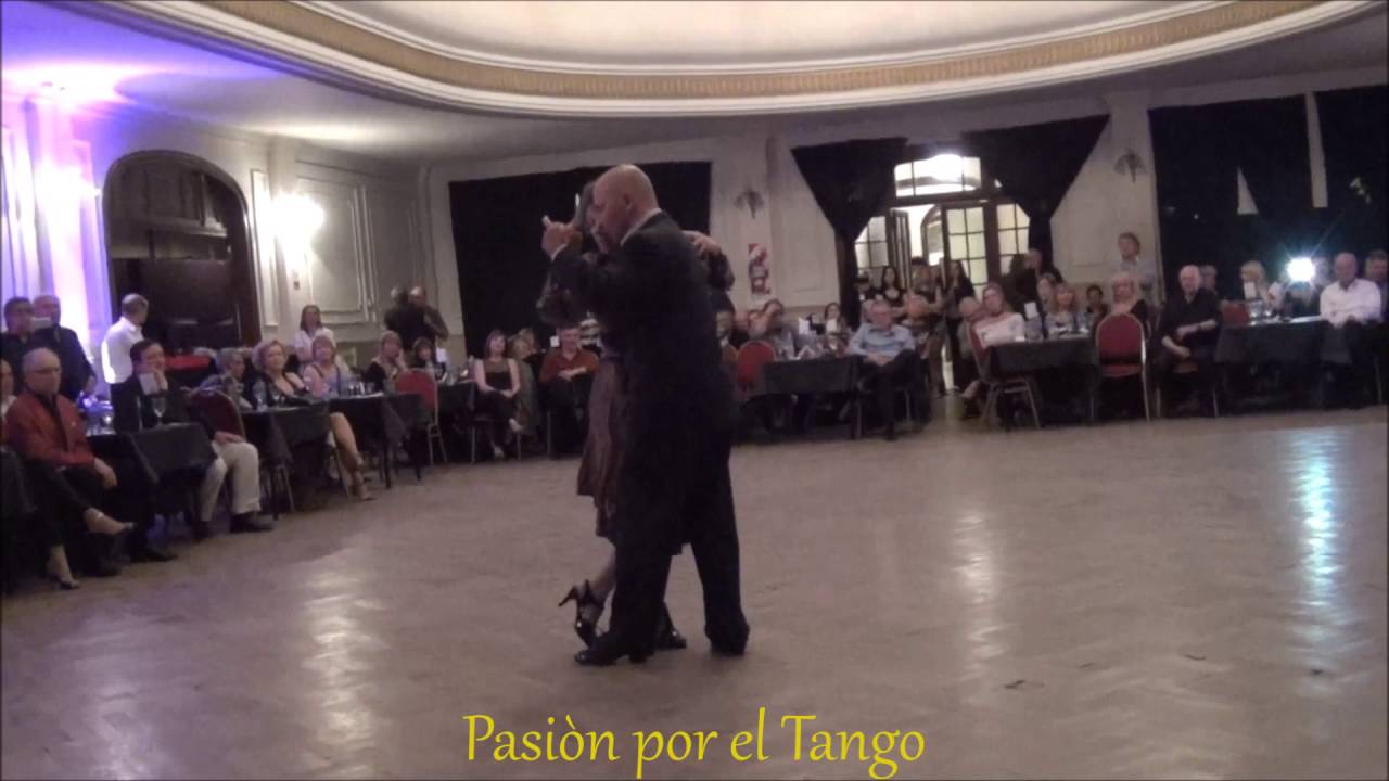 BEBA PUGLIESE y JORGE FIRPO Bailando el Tango LA RAYUELA en LA MILONGUITA