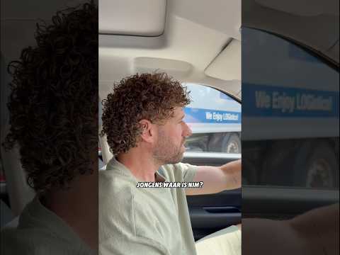 Herkenbaar? 😅 Gezellig met de auto op vakantie! 😂