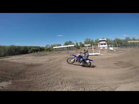 Jesse Pierce pinned on a YZ125 at Raceway Park