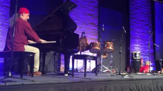 Egberto Gismonti y Naná Vasconcelos - Chile 2014 - Frevo