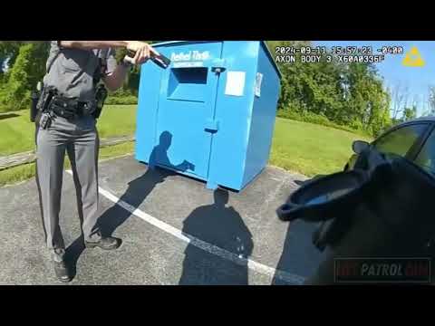 Jacksonville Officers Confront Knife Wielding Suspect