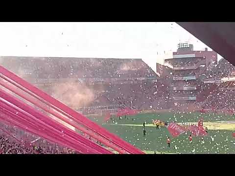 "Recibimiento Independiente vs Racing 2026." Barra: La Barra del Rojo &bull; Club: Independiente &bull; País: Argentina