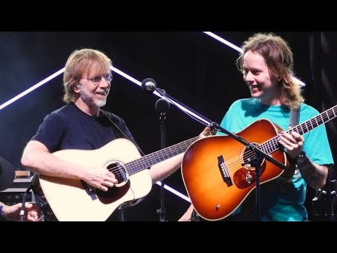 Billy Strings w/ Trey Anastasio - Back On The Train (Phish) 6/29/2022 Rooftop at Pier 17 New York NY