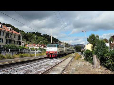 E444.048 con IC in stazione ad Andora 15.10.2016 ultimi trainsiti sulla vecchia linea