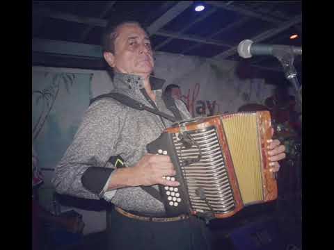 Alfredo Escudero y Los Montañeros Amaneciendo en Llano de Piedra (En Vivo).