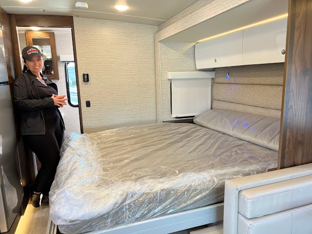 Preview image of 2024 Winnebago Navion 24D (17N210013) youtube video