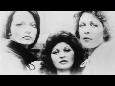 Thunderthighs - Central Park Arrest (written by Lynsey de Paul)