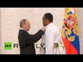 Путин наградил деятелей из семи стран мира в честь Дня народного единства 