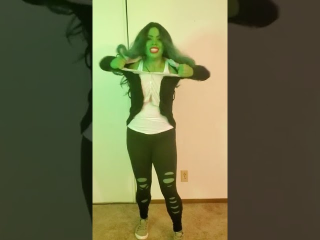 Vídeo relacionado con Sudadera de Navidad de Marvel She-Hulk Savage Camiseta