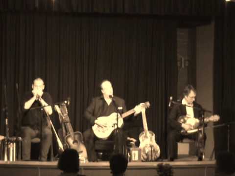 The Delta Trio.. Goin' down slow!!