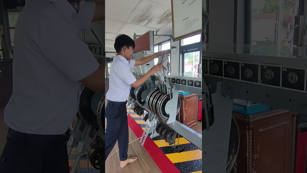 MEKANISME MEKANIK !! Cara perpindahan jalur kereta api secara manual #shorts