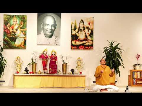 YOGA Mittelstufe "Ankommenstunde" mit Ravi - Yoga Vidya Ashram Live - 16:30 Uhr 07.11.2021