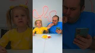 Download lagu Dad ate his finger 🍟😱🤣 mp3