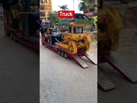 Toy model of flatbed trailer truck carrying jcb construction crawler excavator #diecast #viral #jcb