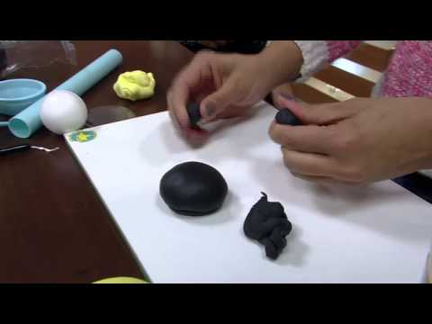 Mulher.com - 02/09/2015 - Enfeite dos ‎minions‬ em biscuit - Bia Cravol PT1