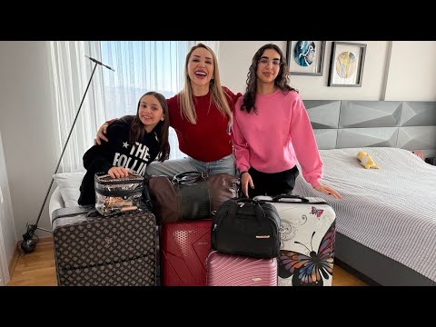 What's in My Suitcase! We're Packing Our Vacation Suitcase!