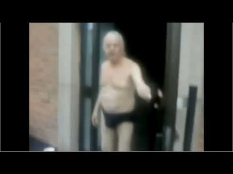 Arg gubbe i trapphus