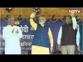 PM Modi In Kullu | Dussehra 2022 | PM मोदी हिमाचल के कुल्लू में दशहरा रथयात्रा में - Video