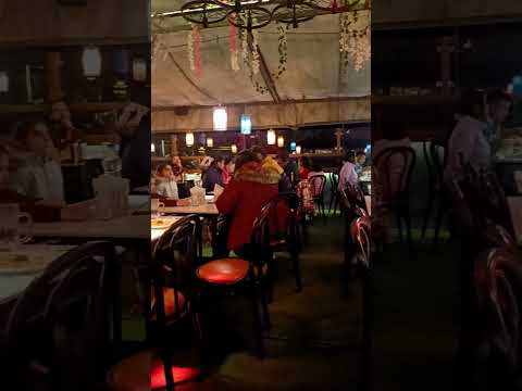 Mcllo Café e Restaurante, Mcleodganj, Dharamshala, Himachal Pradesh #café #mcleodganj #vida noturna