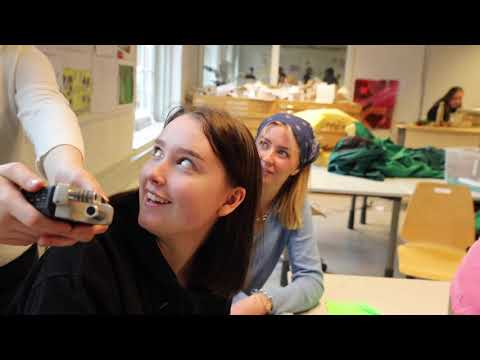 Dagens: Første ord - Elvebakkenrevyen 2020