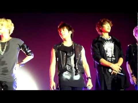 111103 LKFF SHINee In London - Lucifer, Jonghyun Eye Contact and Goodbyes Fancam (Front Row)