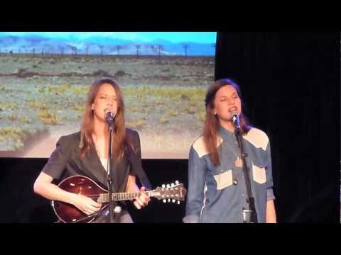 Cato & Sofie van Dijck - Willin' - Live @ BAC - 17 maart 2012