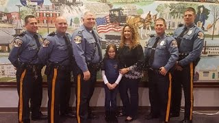 8-Year-Old Girl Buys Cop Dinner After Her Dad Died In Line Of Duty