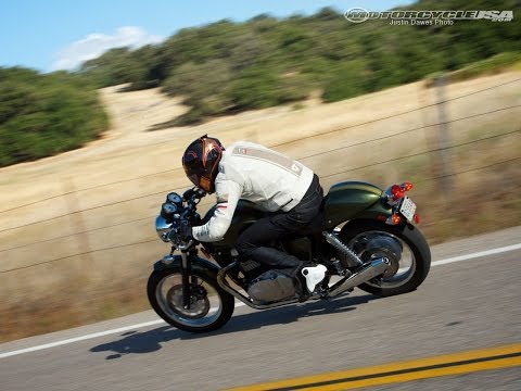 2013 Triumph Thruxton 900 Vs Moto Guzzi Stone