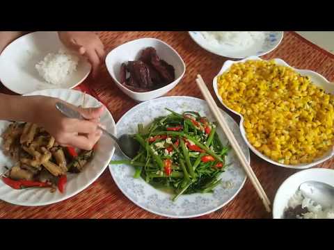Fried Morning Glories - Family Cooking And Eating At Home - Cambodian Food Video