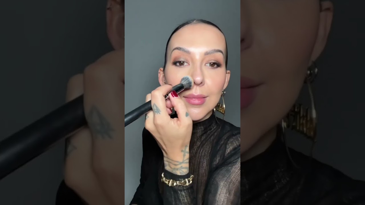 How I touch up my makeup + plus take it from Day 🌞to Night 🕺🏻✨