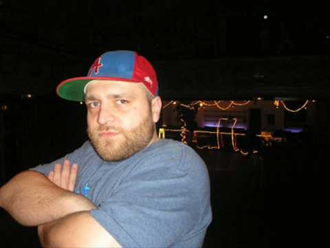 Hybrid26 feat. Busa & Sena - Kezeket fel!