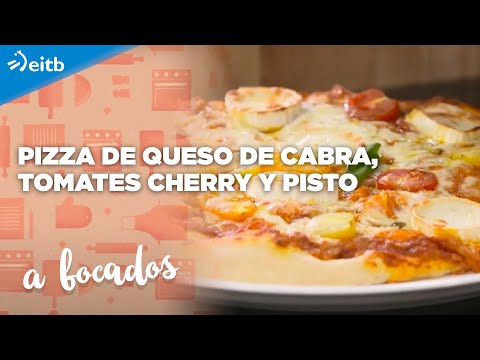 A BOCADOS: Pizza de queso de cabra, tomates cherry y pisto