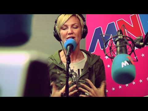 Kate Ryan met de MNM1000 versie van "Risin" van Natalia.